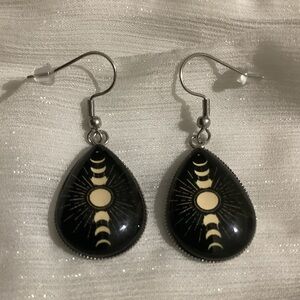 🖤🌗Black Resin Celestial Moon phase Drop Earrings